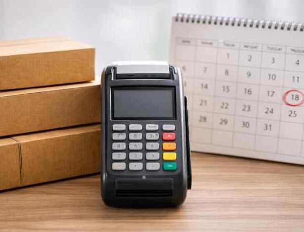 Atlikto maksājumu pakalpojumu sniedzējiem būs jāreģistrējas