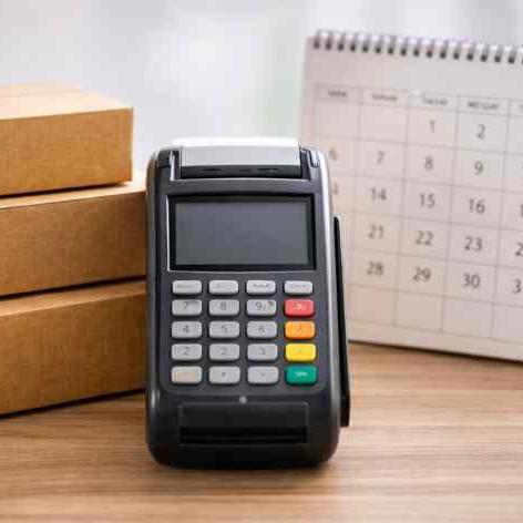 Atlikto maksājumu pakalpojumu sniedzējiem būs jāreģistrējas